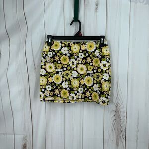 Motel Women’s XS Floral Flower Black Mini Skirt